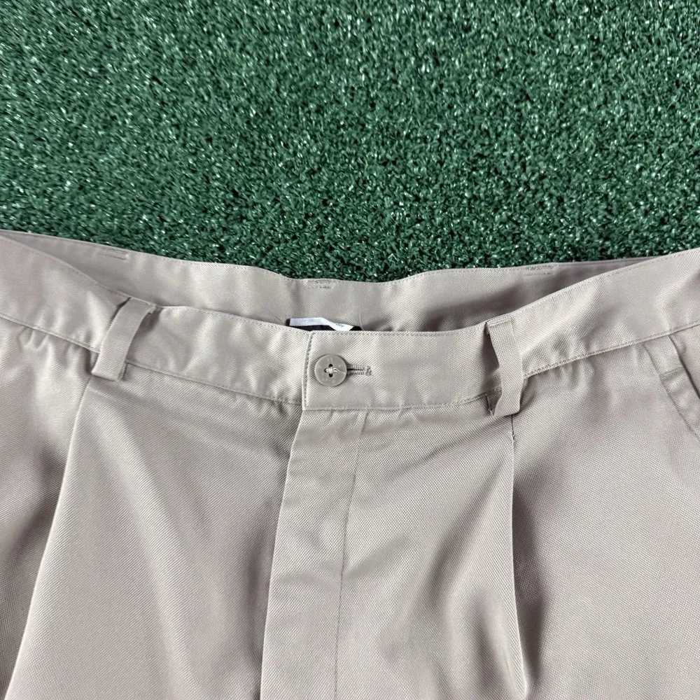 Nike Golf Men's Shorts Size 36 Tan Beige